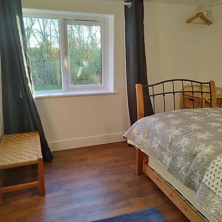 Two Birds Weekly Stay Malmesbury Exterior photo