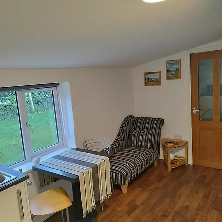 Two Birds Weekly Stay Malmesbury Exterior photo