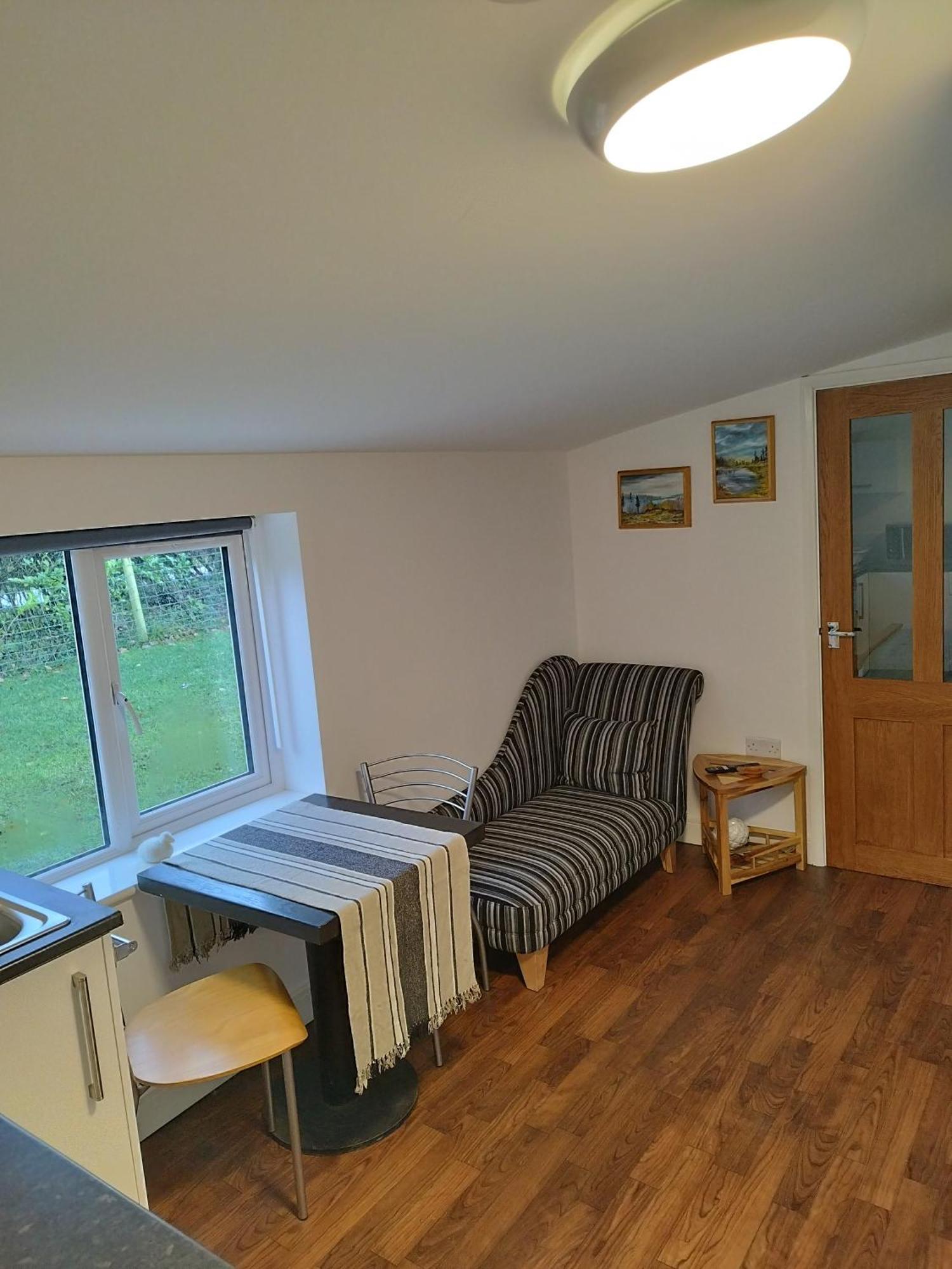 Apartment Two Birds Weekly Malmesbury